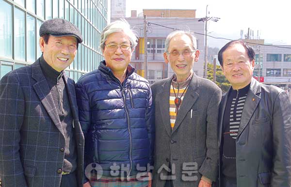 ▲ 은퇴자 전문 재능나눔 봉사단체 '남도친구들'에 김세곤<사진 왼쪽부터>·조성표·김금수·정기행 어르신이 참여하고 있다.