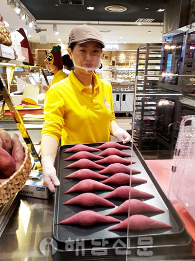▲ 해남 피낭시에가 개발한 해남고구마빵이 서울 롯데백화점 본점에서도 판매되며 선풍적인 인기를 끌고 있다.