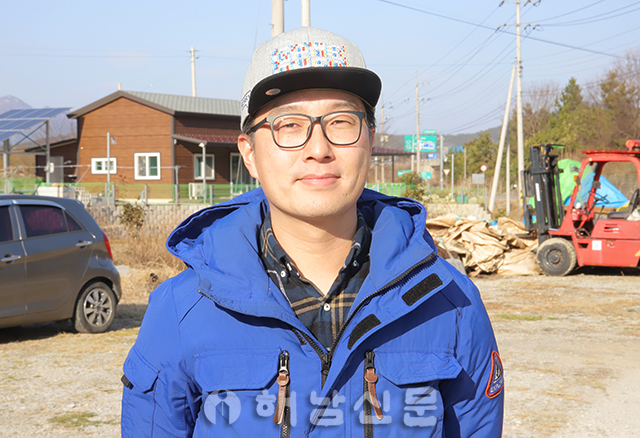 ▲ 귀농한지 4년차에 들어선 김영학 씨는 지역정착과 안정적인 생활을 위한 다양한 활동을 하고 있다.
