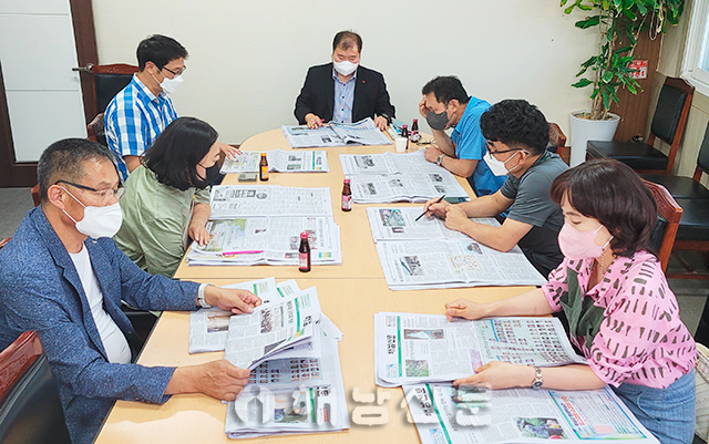 ▲ 해남신문 독자위원회 회의가 지난 26일 본사 회의실에서 열렸다.