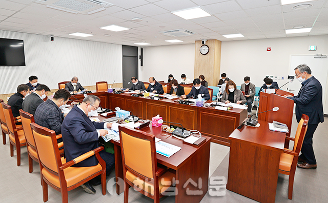 ▲ 해남군의회 의원간담회가 지난 9일 군의회 운영위원회 사무실에서 열렸다.