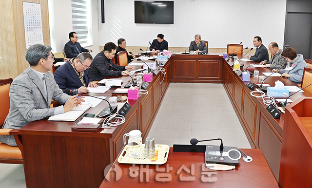 ▲ 해남군의회 의원간담회가 지난달 30일 운영위원회실에서 열렸다.