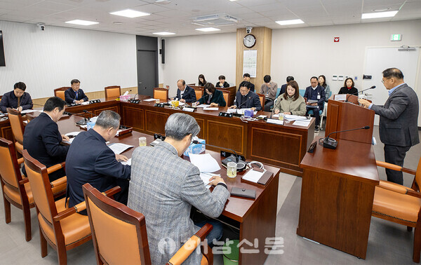 ▲해남군의회 의원간담회가 지난 26일 의회운영위원회실에서 열렸다.