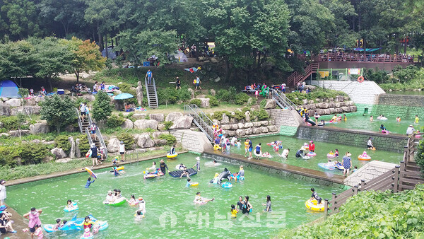 ▲여름철 휴양지로 각광받고 있는 구수골 계곡.