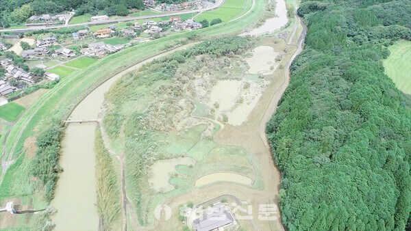 ▲복원을 통해 자연이 회복된 아자메노세 습지 전경.