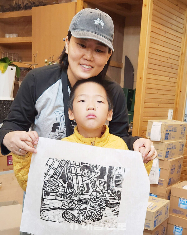 ▲김은영, 박해랑(현산초), 박해태(현산초) 가족 - 그대들이있기에